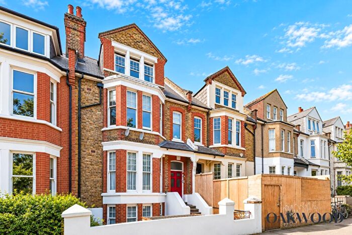 3 Bedroom Flat For Sale In Cranwich Road, Stoke Newington, N16