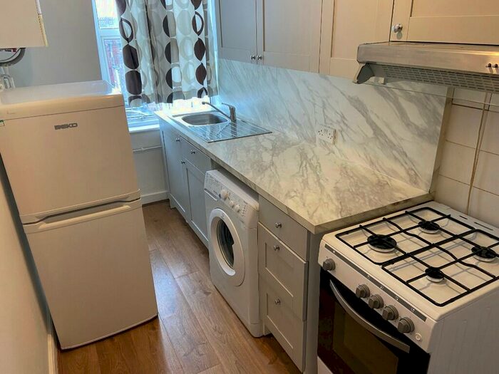 1 Bedroom Flat To Rent In Tottenham Lane, London, N8