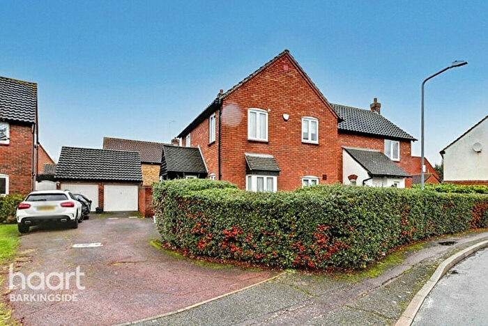 3 Bedroom Semi Detached House For Sale In Peel Place, Clayhall, IG5