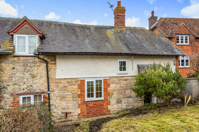 2 Bedroom Cottage For Sale In Ashendon, Buckinghamshire, HP18