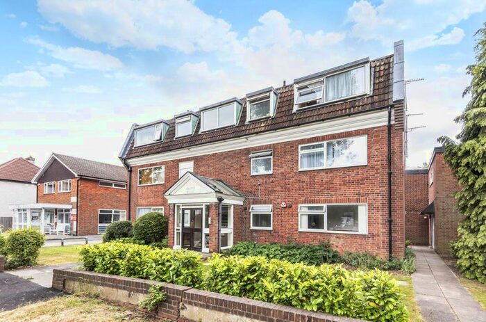 2 Bedroom Flat To Rent In Regent Court, Gidea Park, Essex, RM2