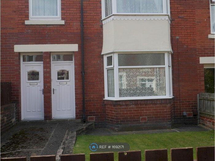 2 Bedroom Flat To Rent In Axwell Terrace, Swalwell, Newcastle Upon Tyne, NE16