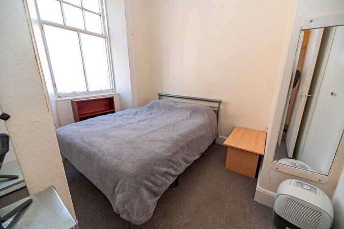 1 Bedroom Flat To Rent In L – Causewayside, Edinburgh, EH9