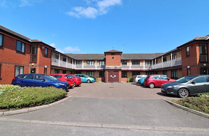 1 Bedroom Property For Sale In Old Canal, Southsea, PO4