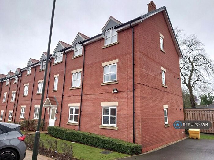 2 Bedroom Flat To Rent In Cowdray Court, Birmingham, B29