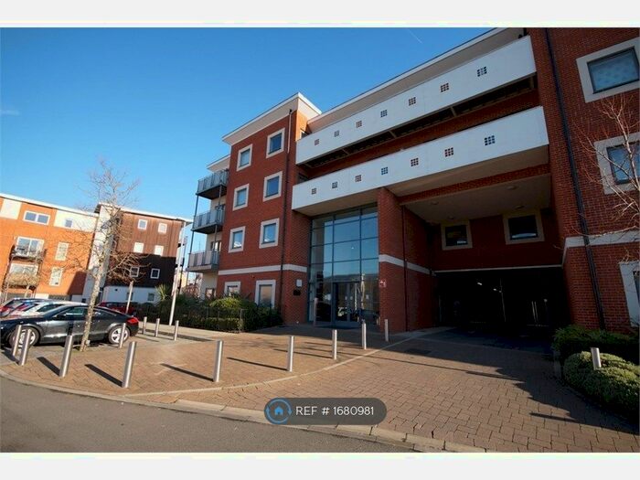 2 Bedroom Flat To Rent In Heron House, Reading, RG2