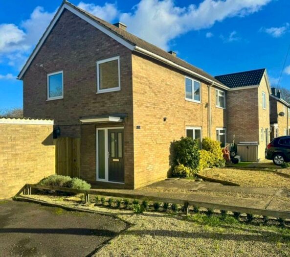 3 Bedroom Semi-Detached House To Rent In Shirdley Road, St Neots, PE19