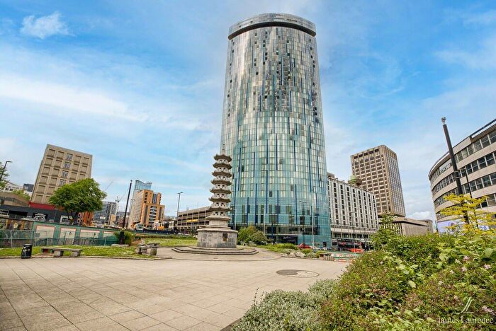 2 Bedroom Flat To Rent In Beetham Tower, Holloway Circus Queensway, Birmingham, West Midlands, B1