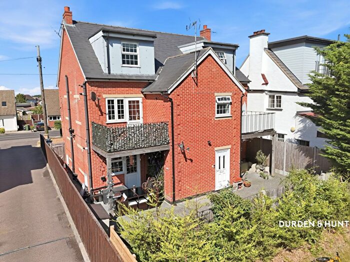 1 Bedroom Flat For Sale In Southend Road, Hockley, SS5