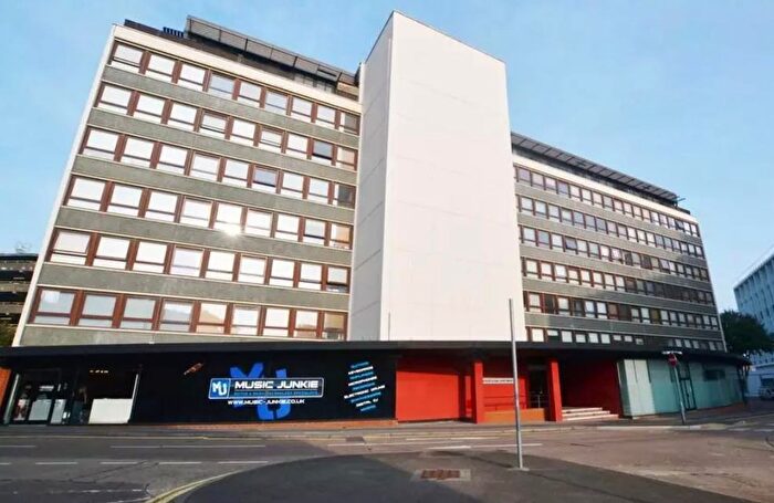 2 Bedroom Flat To Rent In Metropolitan Apartments, Lee Circle, Leicester, LE1