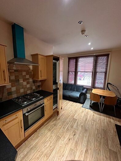 3 Bedroom Flat To Rent In High Street, Leamington Spa, CV31