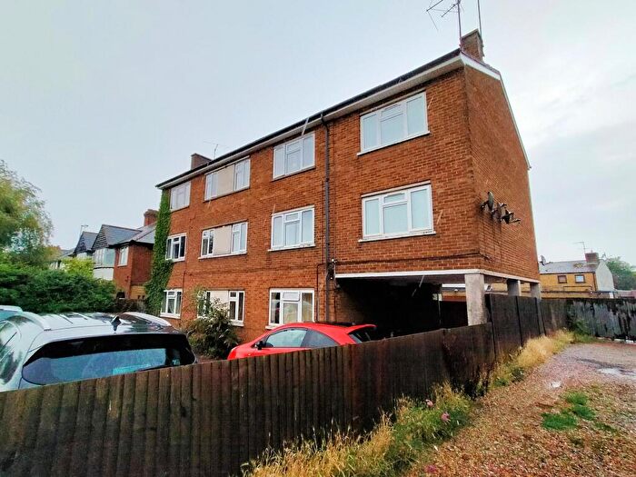 3 Bedroom Apartment To Rent In Nutleigh Grove, Hitchin, SG5