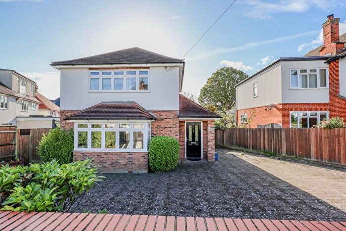 3 Bedroom Detached House For Sale In Ewan Way, Leigh-On-Sea, SS9