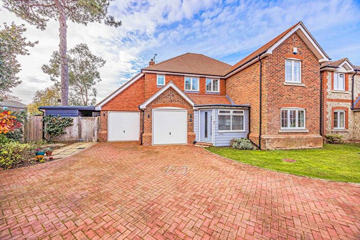 4 Bedroom Detached House For Sale In Willowmead Close, Runcton, Chichester, PO20
