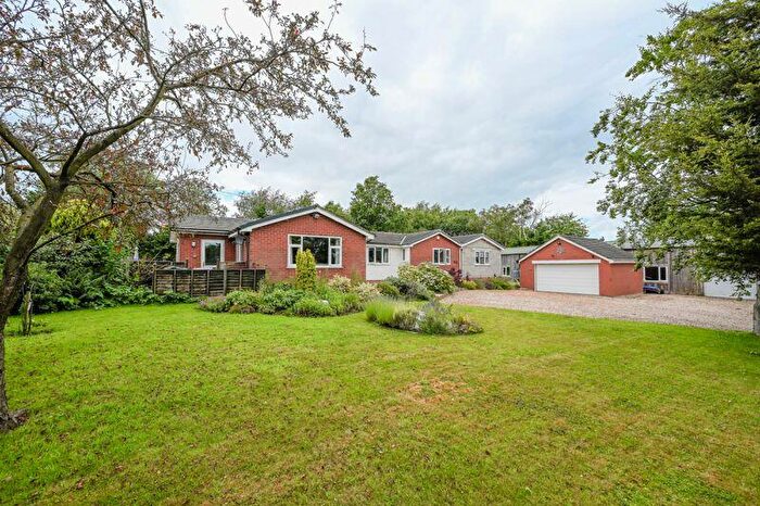 6 Bedroom Detached Bungalow For Sale In Wheat Lane, Lathom, L40