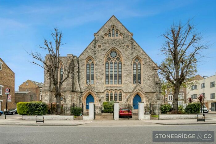 2 Bedroom Flat To Rent In St. Christophers Court, N19