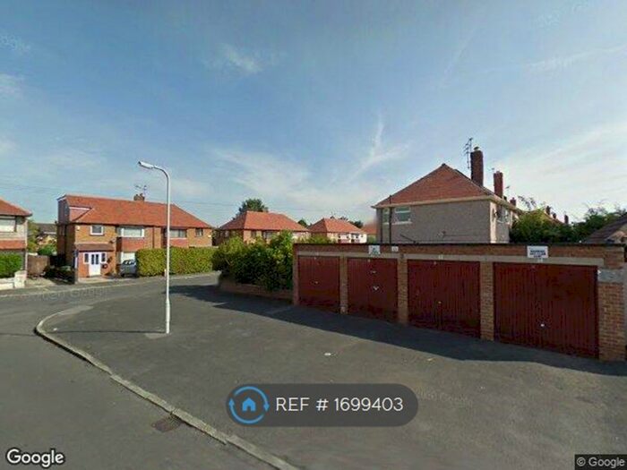 3 Bedroom Semi-Detached House To Rent In Cortsway West, Wirral, CH49