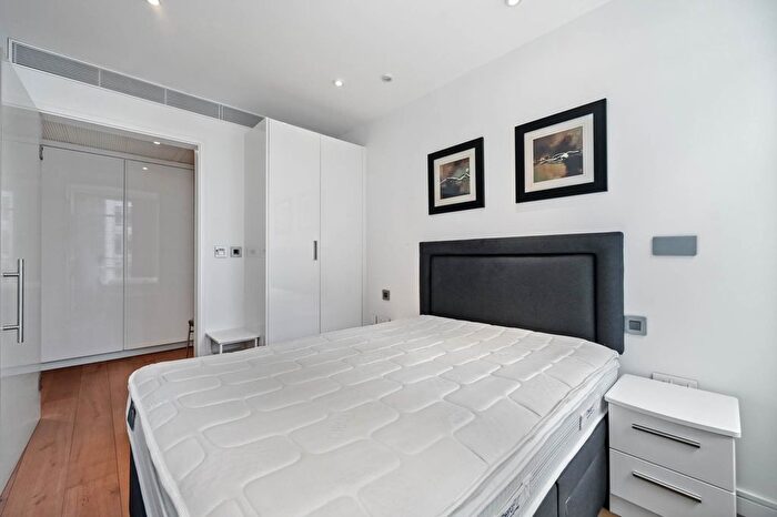 1 Bedroom Flat For Sale In Central St. Giles Piazza, Bloomsbury, London, WC2H