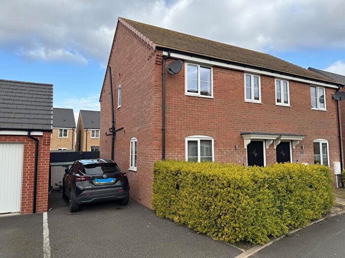 3 Bedroom Semi-Detached House For Sale In Ashburton Close, Holbeach, Spalding, PE12