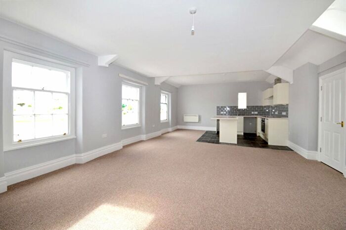 3 Bedroom Apartment For Sale In New Road, Bideford, EX39
