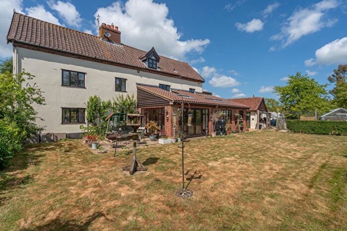 4 Bedroom Farmhouse For Sale In Hardwick, Norwich, NR15