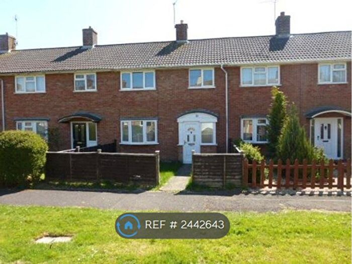 3 Bedroom Terraced House To Rent In Stag Hill, Basingstoke, RG22
