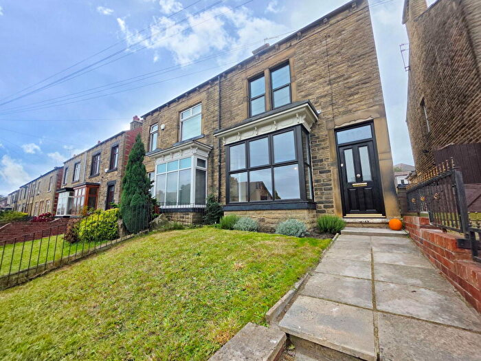 3 Bedroom Semi-Detached House For Sale In Upper Sheffield Road, Barnsley, S70