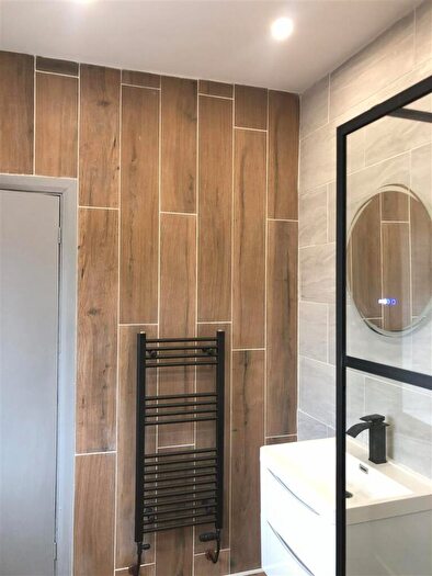 3 Bedroom End Of Terrace House For Sale In Barwell Road, Birmingham, B9