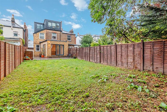3 Bedroom Maisonette For Sale In Worple Road, West Wimbledon, SW20