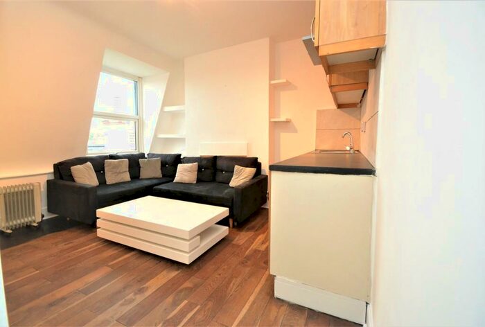 Studio To Rent In Guilford Avenue, Surbiton, KT5