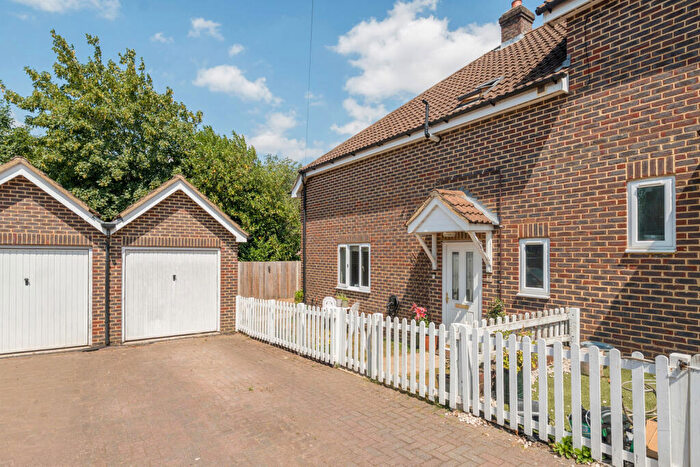 3 Bedroom End Of Terrace House For Sale In Selborne Gardens, Farnham, GU9