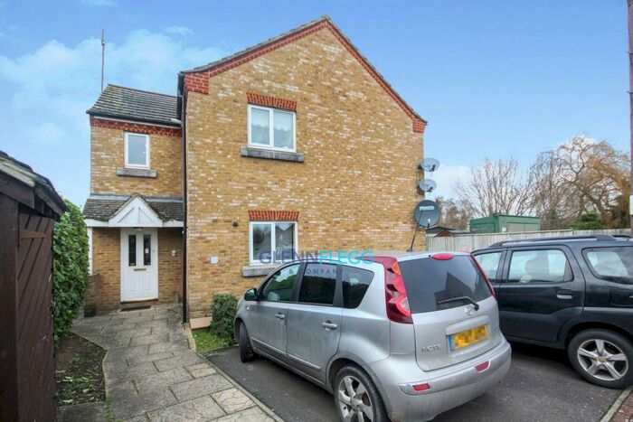 1 Bedroom Flat To Rent In Hunstanton Close, Colnbrook, SL3