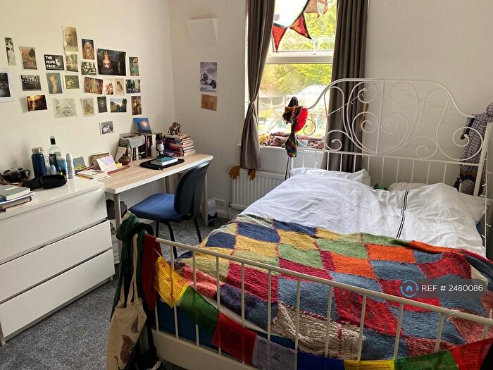 4 Bedroom Semi-Detached House To Rent In Stretten Avenue, Cambridge, CB4