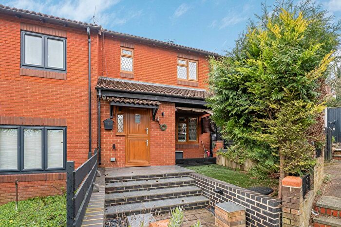 3 Bedroom Terraced House For Sale In Sycamore Rise, Berkhamsted, HP4