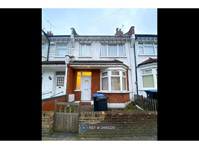 2 Bedroom Terraced House To Rent In Princes Avenue, London, N13