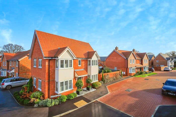 3 Bedroom Detached House For Sale In Queens Drive, Ringmer, Lewes, East Sussex, BN8