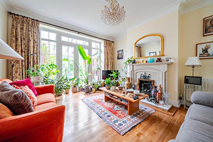4 Bedroom Semi-Detached House For Sale In Westpole Avenue, Barnet, EN4