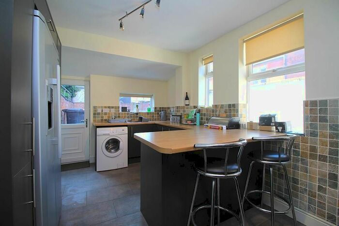 3 Bedroom Town House To Rent In Empress Road, Loughborough, LE11