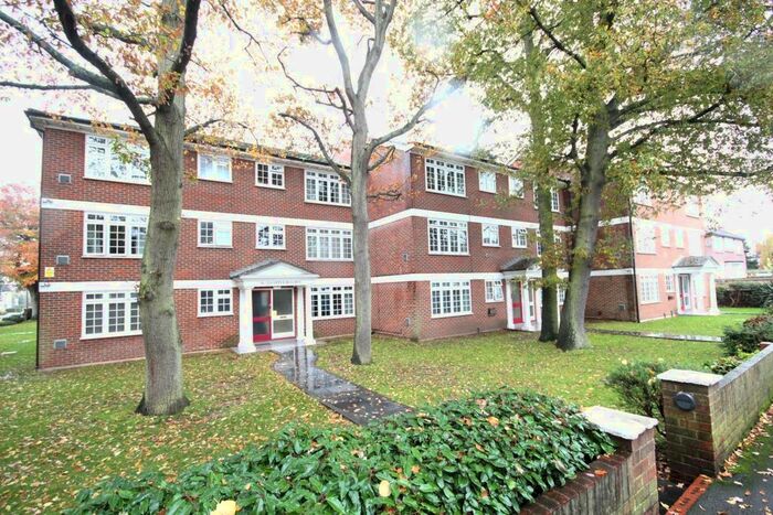 1 Bedroom Flat To Rent In Copper Beeches, Witham Road, Isleworth, TW7