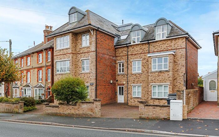 1 Bedroom Flat For Sale In Cowes, Isle Of Wight, PO31