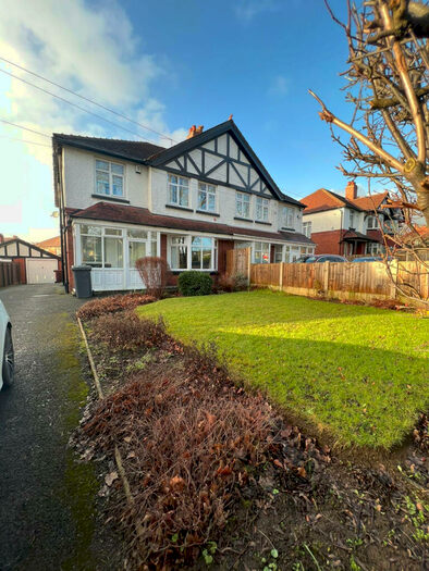 4 Bedroom Semi-Detached House To Rent In Scott Hall Road, Leeds, West Yorkshire, LS17