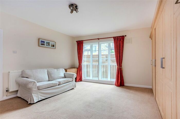 Studio To Rent In Courtfield Gardens, London, SW5