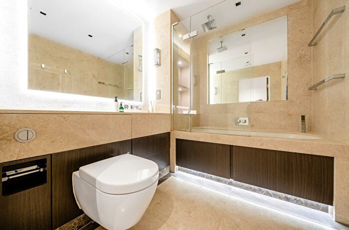 1 Bedroom Flat For Sale In Kew Bridge Road, Brentford, TW8