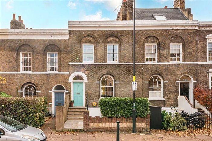 3 Bedroom Terraced House For Sale In Lansdowne Way, Stockwell, SW8