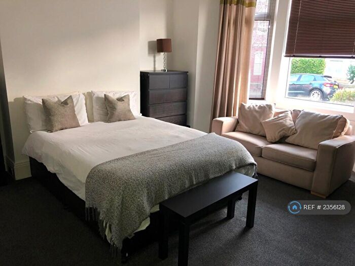 2 Bedroom Flat To Rent In Jesmond, Newcastle Upon Tyne, NE2