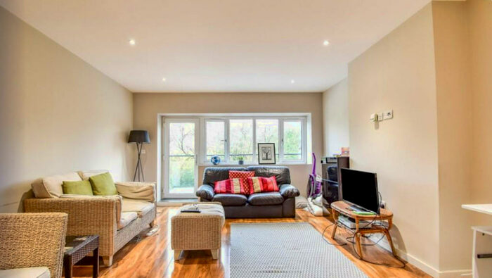 3 Bedroom Apartment To Rent In Nether Street, North Finchley, London, N12