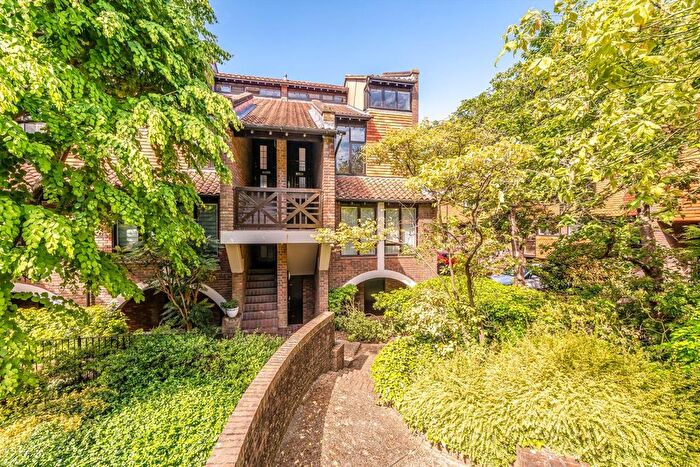 2 Bedroom Flat For Sale In Mallard Place, Strawberry Vale, TW1