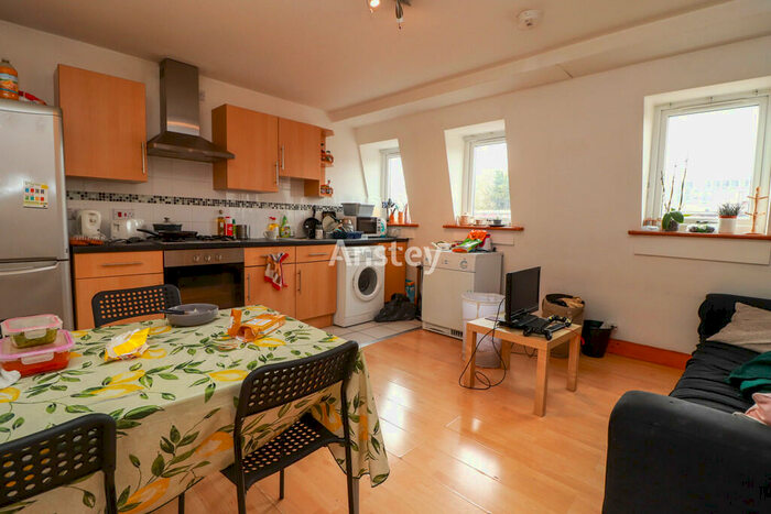 4 Bedroom Apartment To Rent In Portswood Road, Southampton, SO17