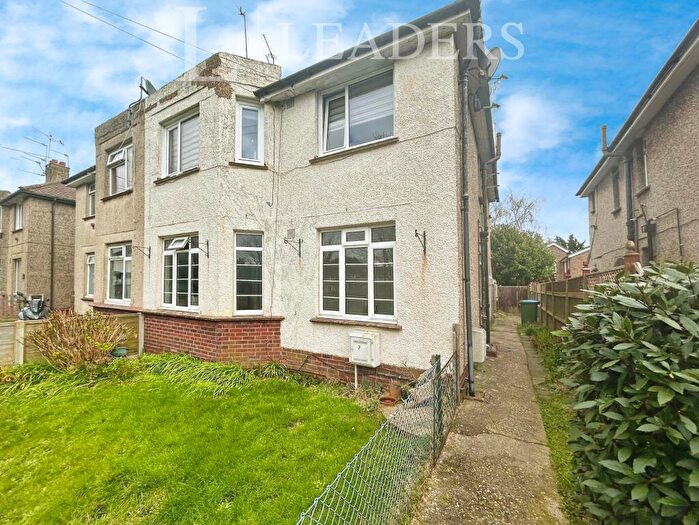 2 Bedroom Apartment To Rent In Highfield Gardens, PO22