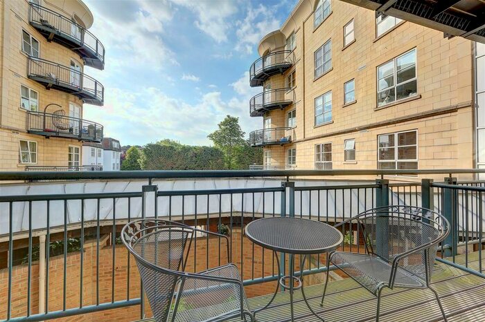2 Bedroom Flat To Rent In Worple Road, London, SW19